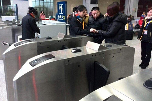 车站检票闸机嵌入二维码扫描？？？？？？