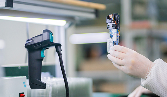 条码扫描装备，，，，，，，是怎样应用于3C制造的各环节中